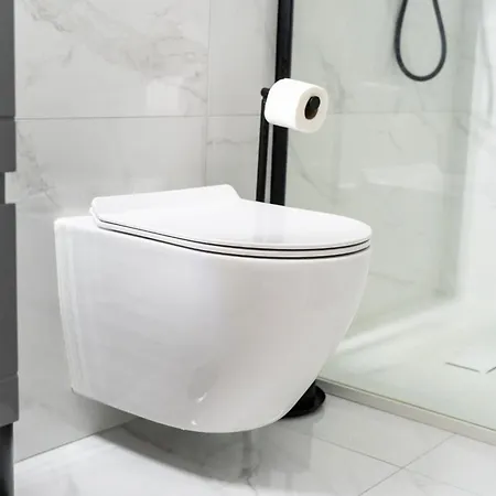 Lz By House And People